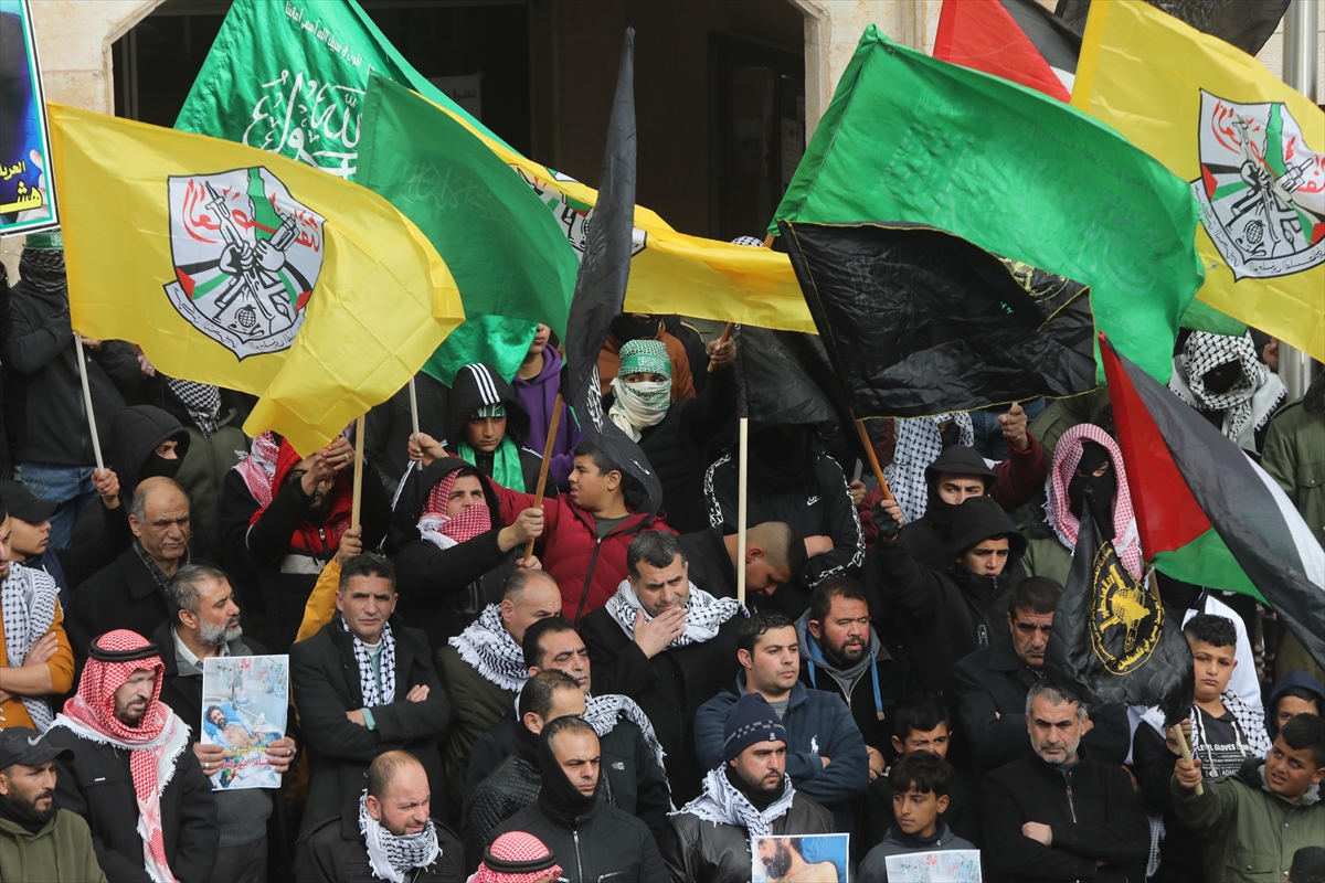 İsrail güçleri açlık grevindeki Filistinli tutukluya destek gösterisine müdahale etti