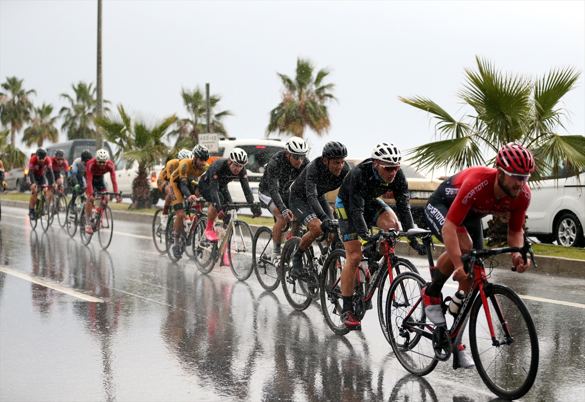 Alanya'da Hasan Terzi 1. Etap Bisiklet Yol Yarışları başladı