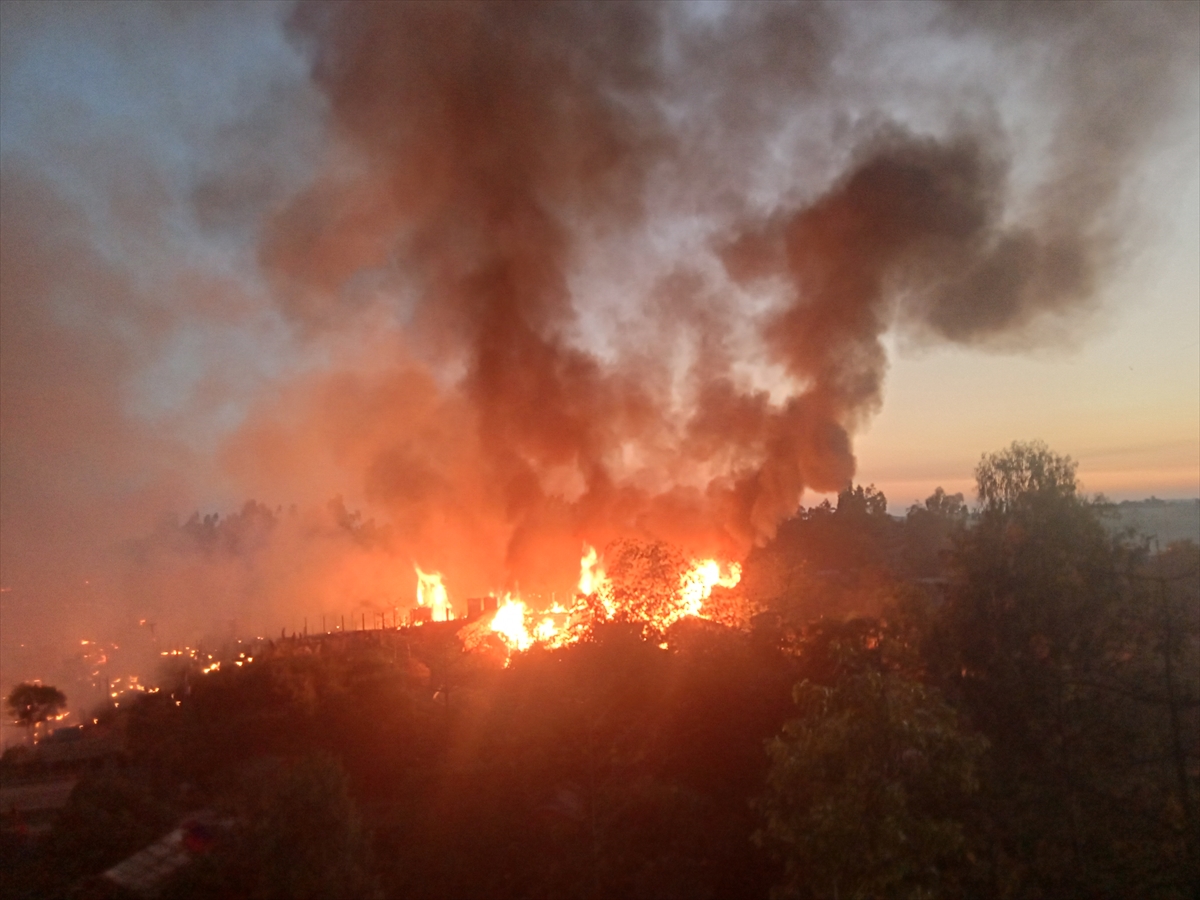 Bangladeş'te Arakanlı Müslümanların yaşadığı kampta yangın çıktı
