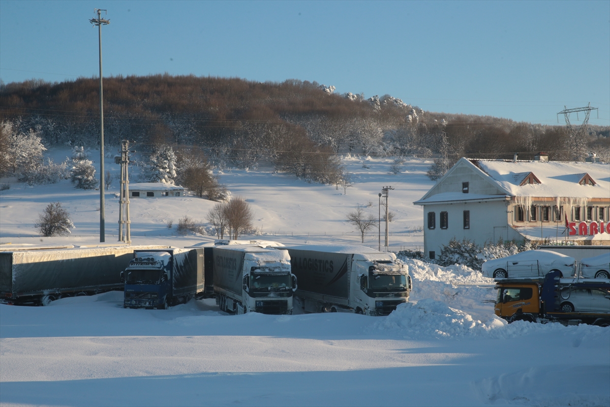 Bolu Dağı'nda kar yağışı etkisini kaybetti