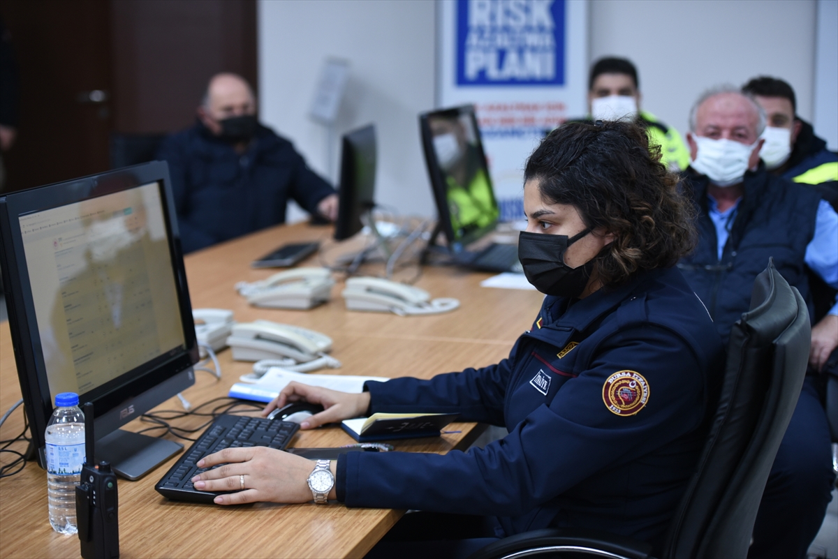 Bursa Valisi Canbolat'tan kar yağışına ilişkin açıklama