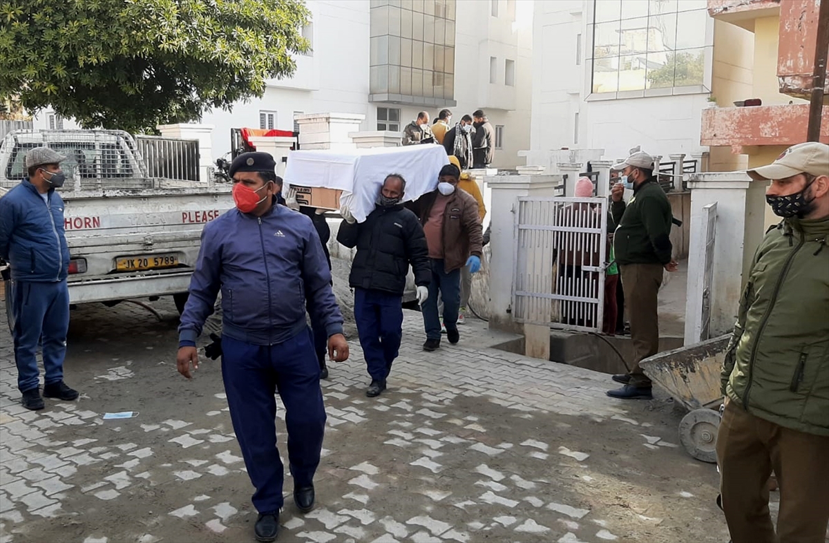 Cammu Keşmir’de Hindu tapınağında yaşanan izdihamda 12 kişi öldü