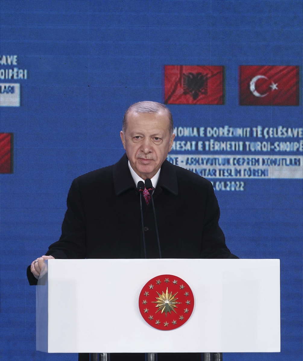 Cumhurbaşkanı Erdoğan, TOKİ'nin Arnavutluk'ta inşa ettiği deprem konutlarının teslim töreninde konuştu: