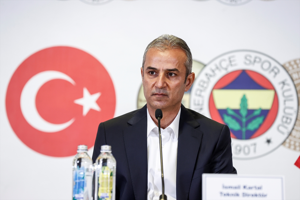 Fenerbahçe Teknik Direktörü Kartal:”Şampiyonluk iddiamız devam ediyor”