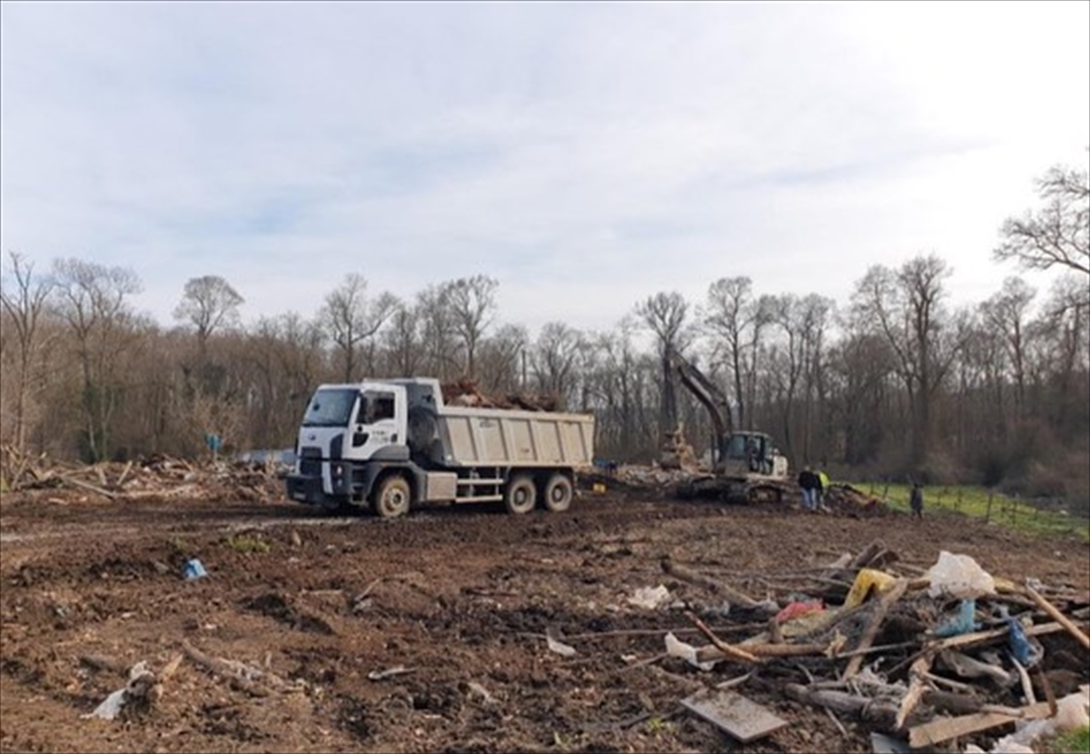 İğneada longoz ormanlarındaki 130 kaçak yapı yıkıldı