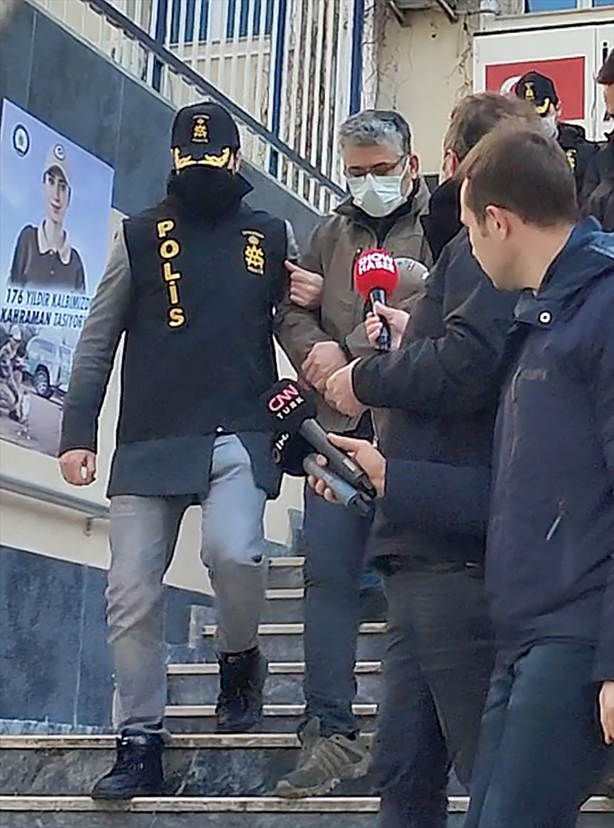 İstanbul'da lüks otomobil dolandırıcılarına operasyon