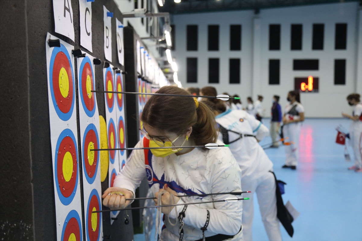 Okçuluk Salon Federasyon Kupası Samsun'da başladı