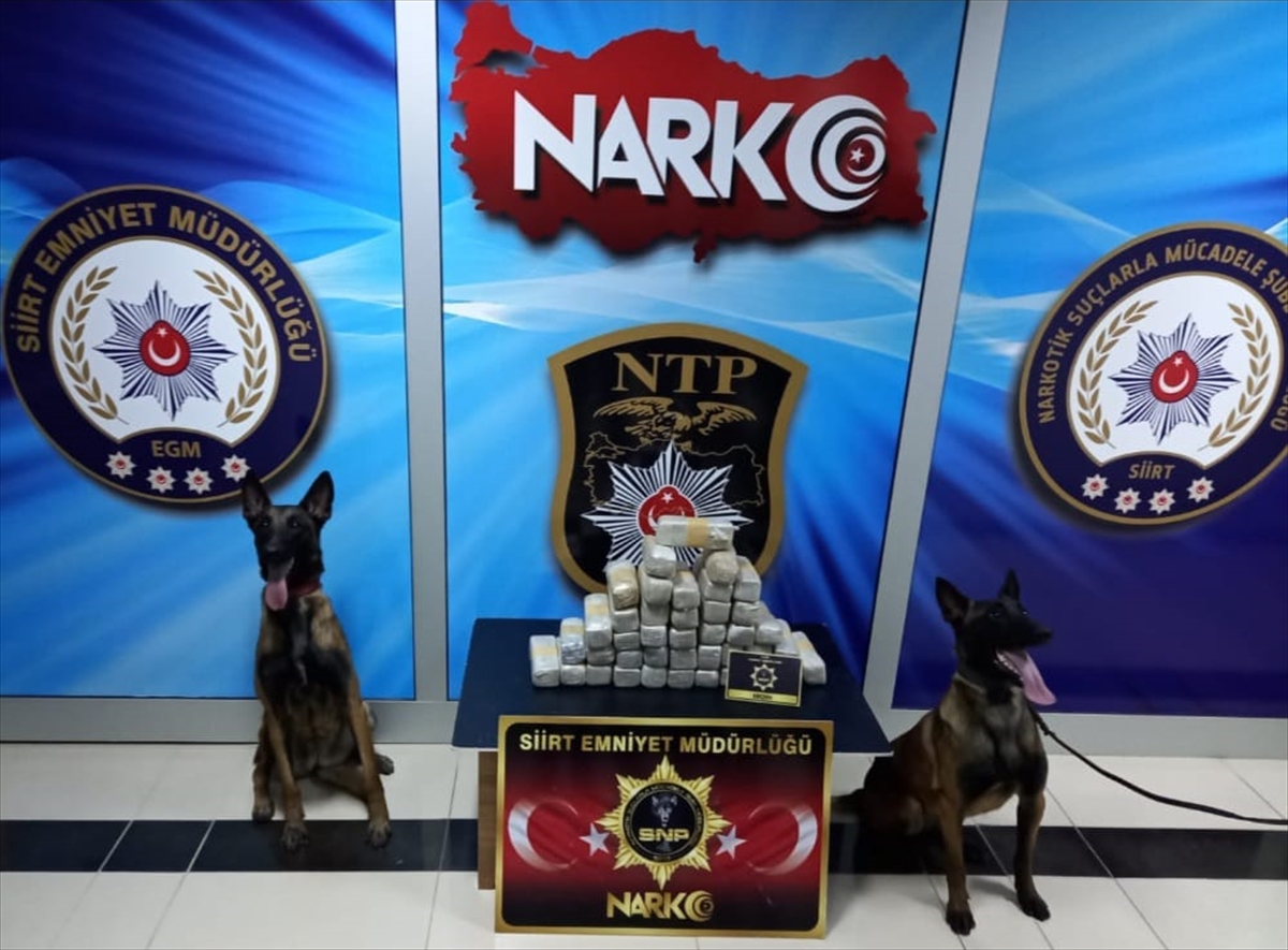 Siirt'te bir tırda 21 kilo 260 gram eroin ele geçirildi