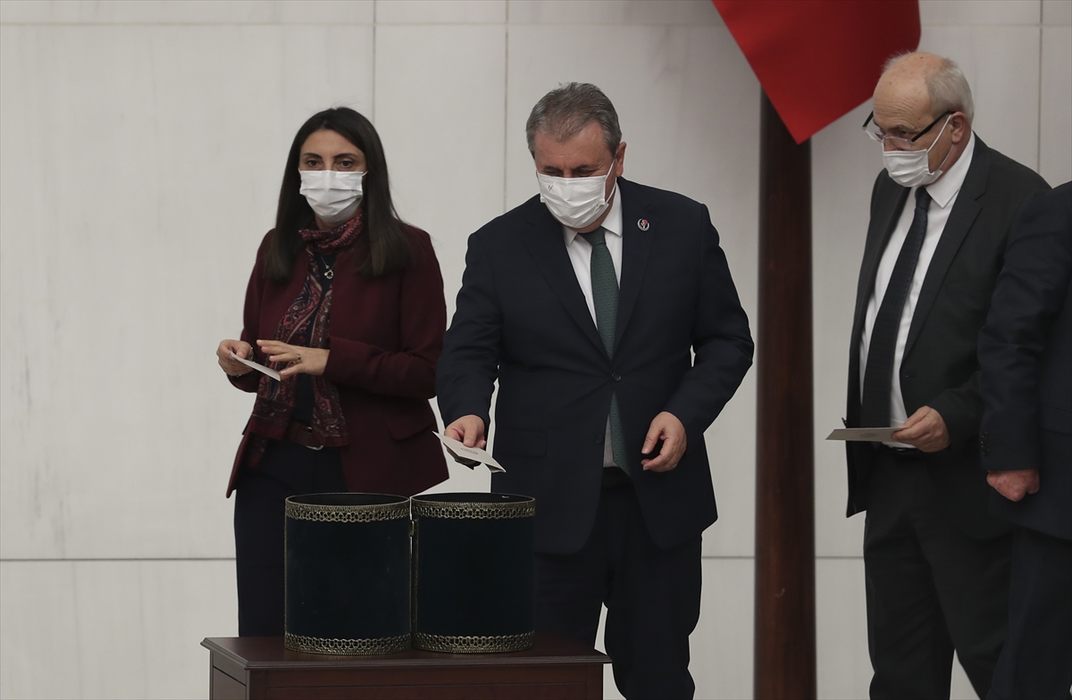 TBMM Genel Kurulu'nda, Anayasa Mahkemesi üyeliğine Kenan Yaşar seçildi