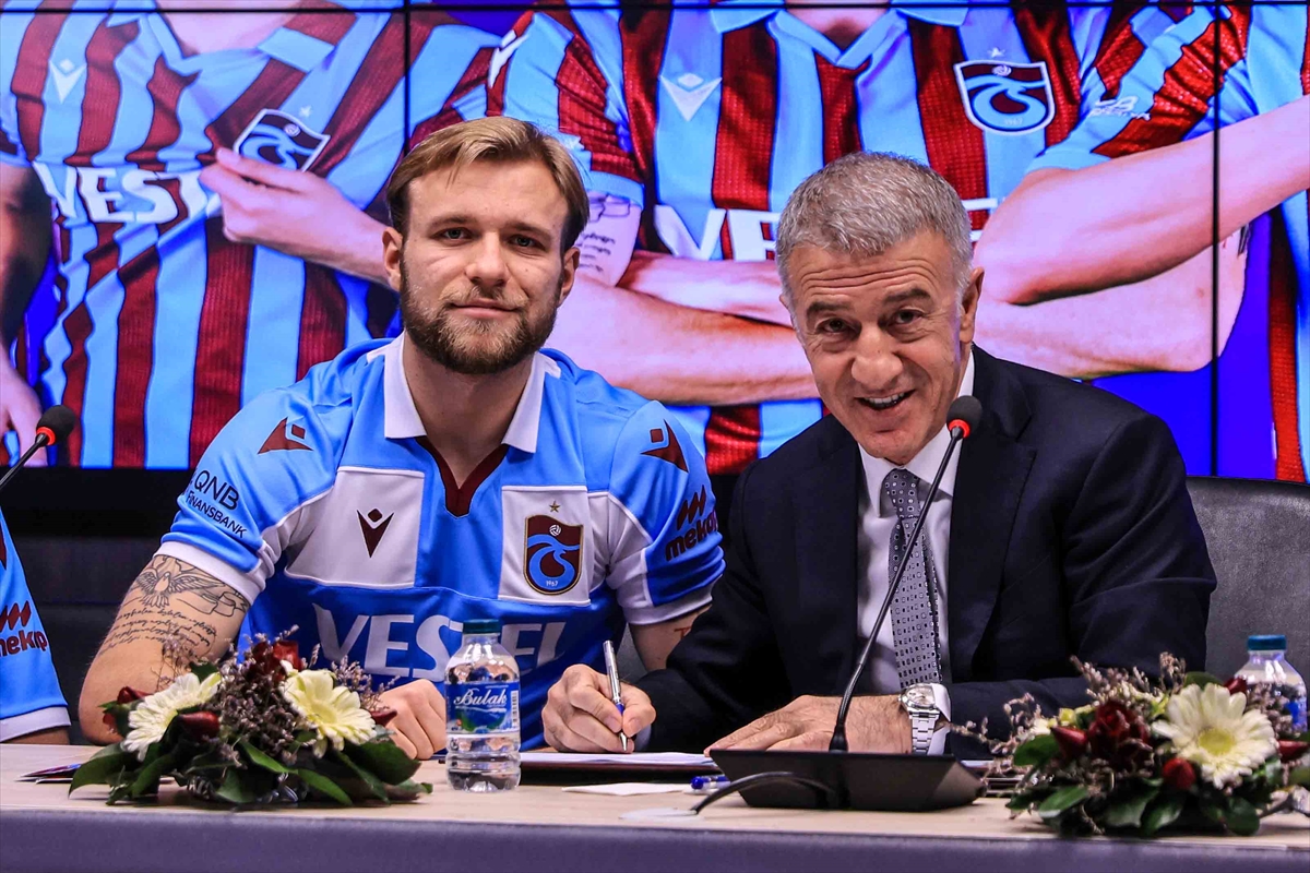 Trabzonspor, 6 futbolcuyla sözleşme imzaladı