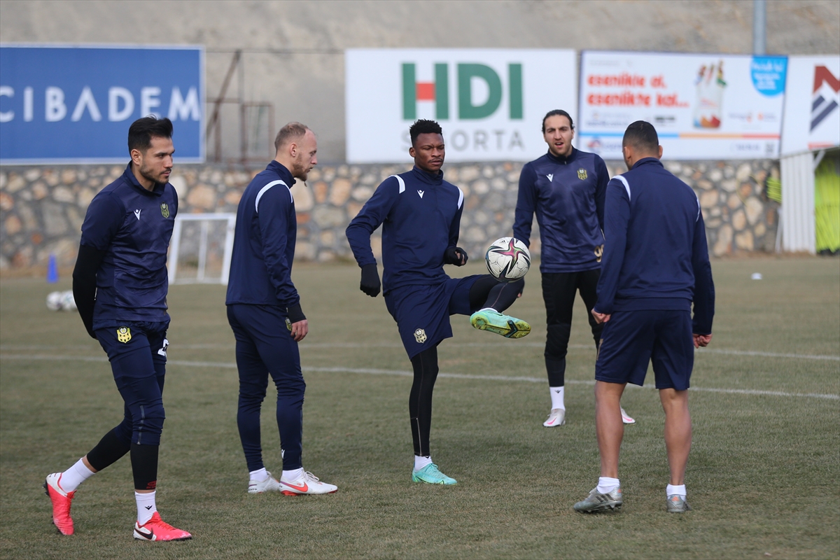 Yeni Malatyaspor Teknik Direktörü Sumudica'dan transfer açıklaması: