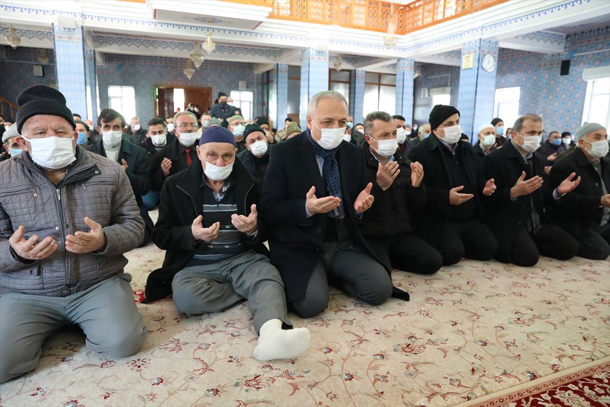 Amasya'da 32 yıl önce ölen 68 maden işçisi anıldı