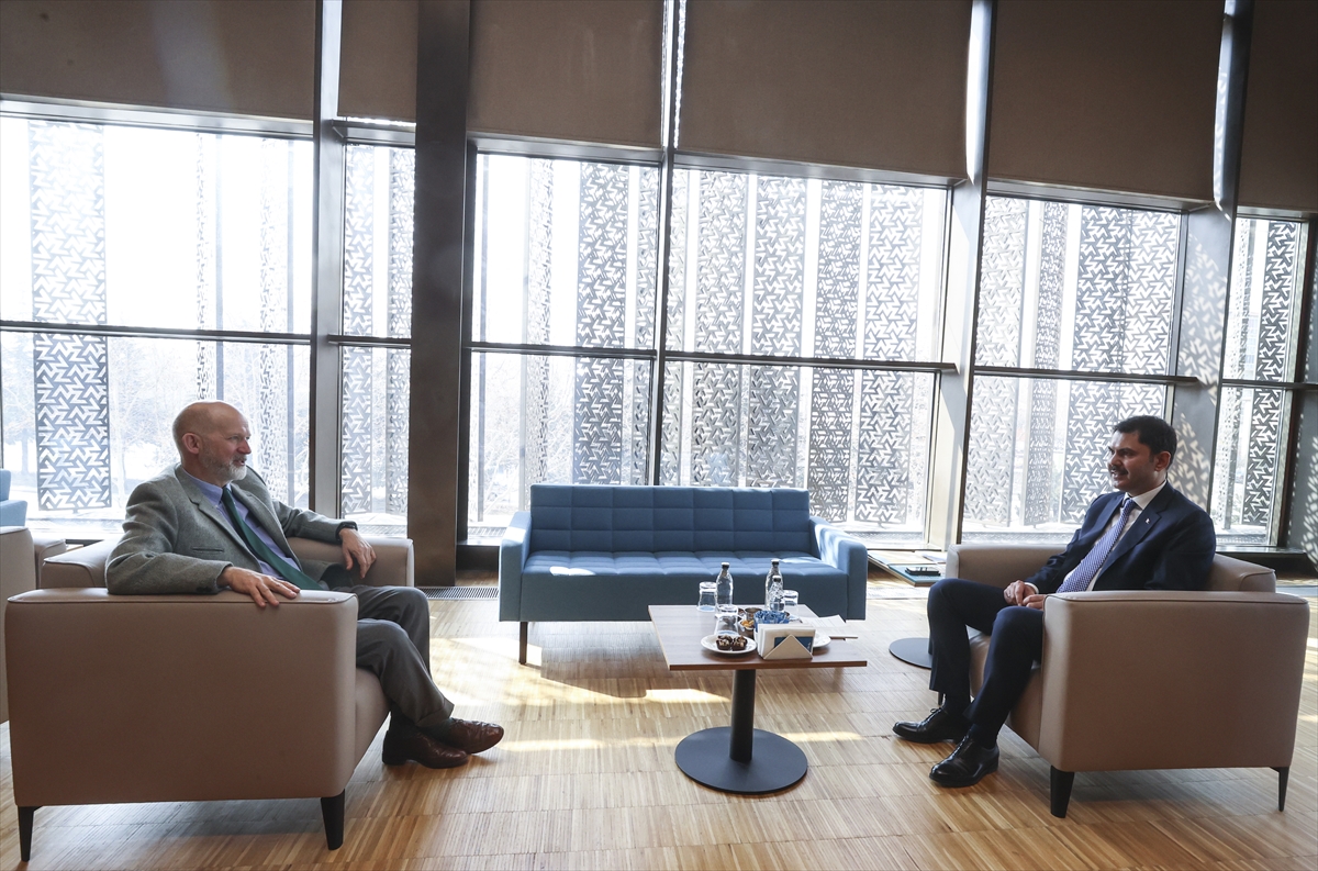 Bakan Murat Kurum, İngiltere'nin Ankara Büyükelçisi Dominick Chilcott'u kabul etti