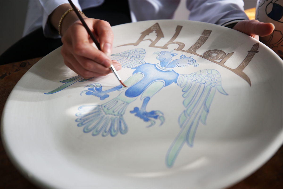 Bitlisli kadınlar Selçuklu ve Osmanlı figürlerine hayat veriyor