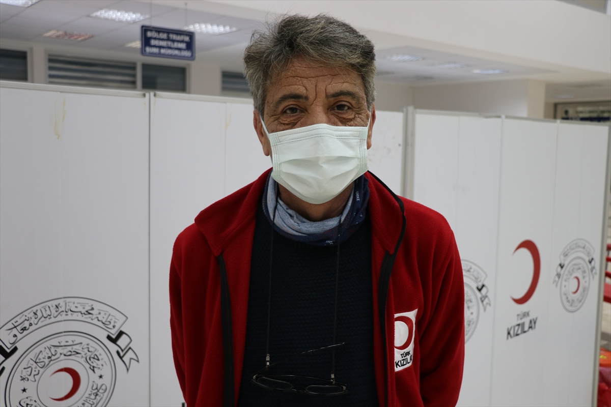 Edirne Emniyetinin “kan bağışı” anonsu üzerine polis memurları kan vermeye koştu