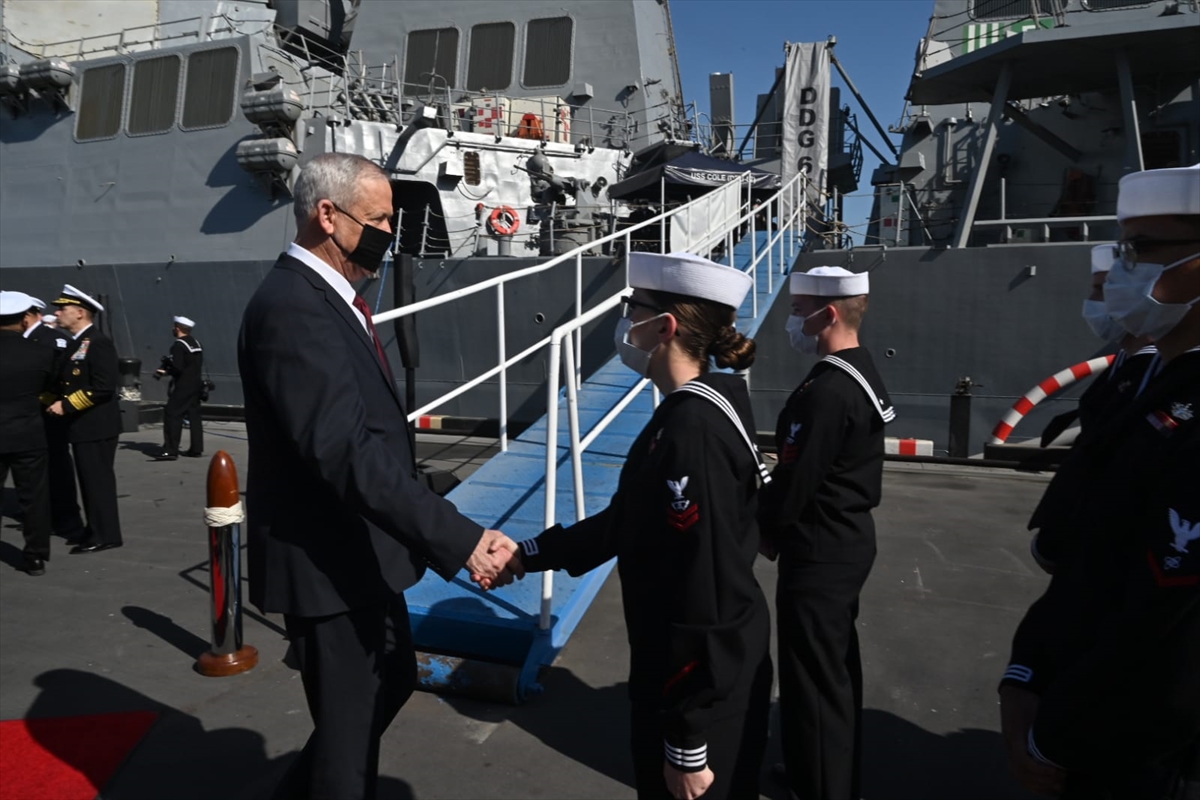 İsrail Savunma Bakanı Gantz, Bahreyn'de ABD filosunu ziyaret etti