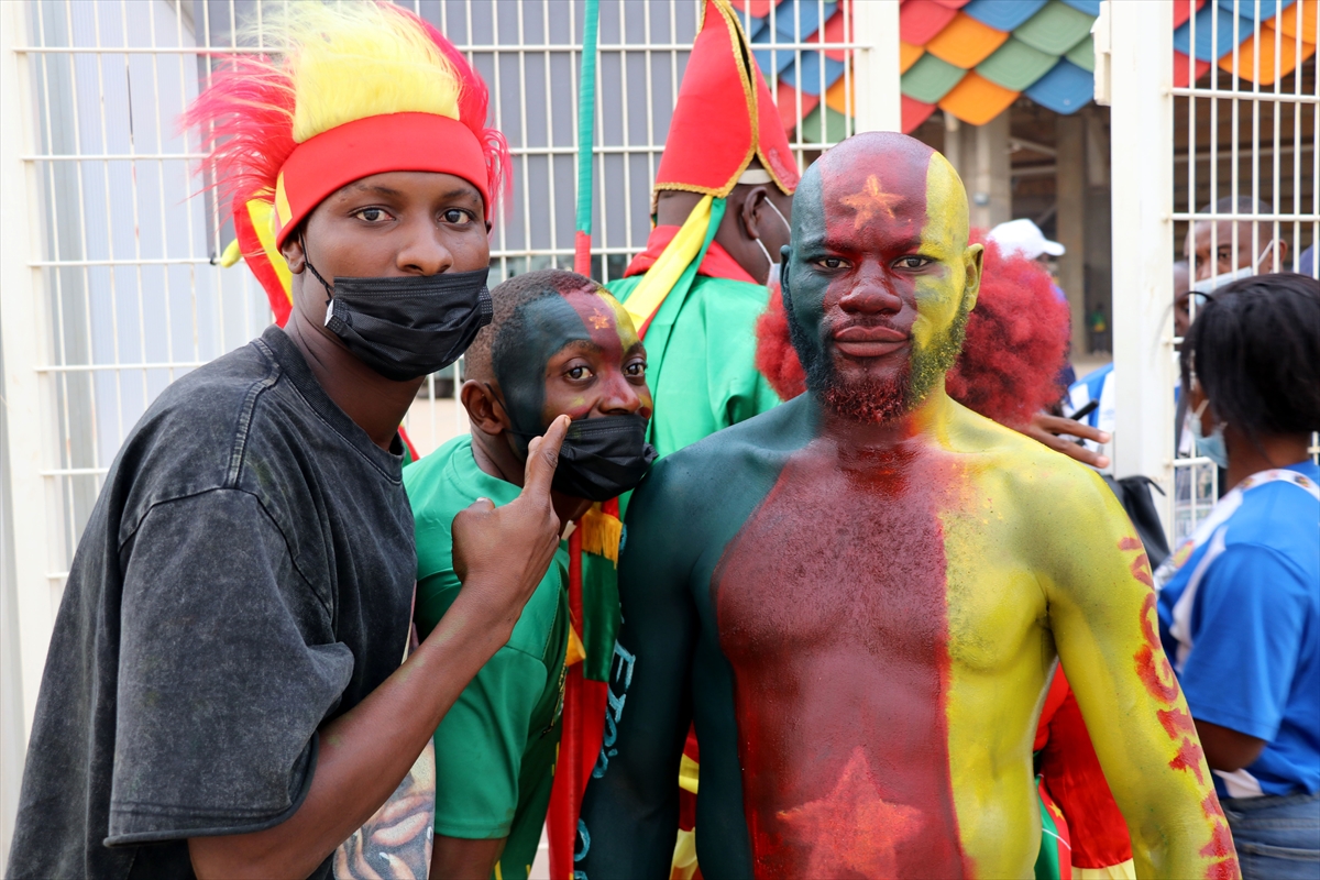 Kamerun sokakları yarı final maçı öncesinde karnaval alanına döndü