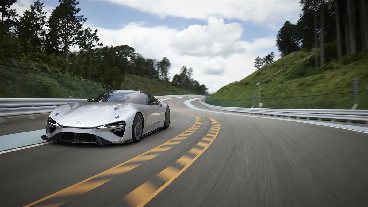 Lexus yeni elektrikli spor otomobilinin yeni görsellerini paylaştı