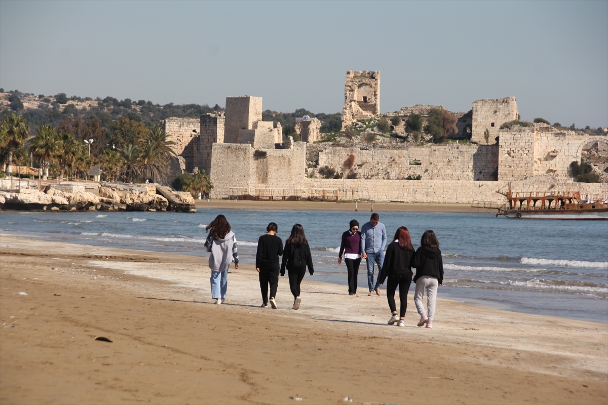 Mersin sahillerinde güneşli hava yoğunluğu yaşanıyor