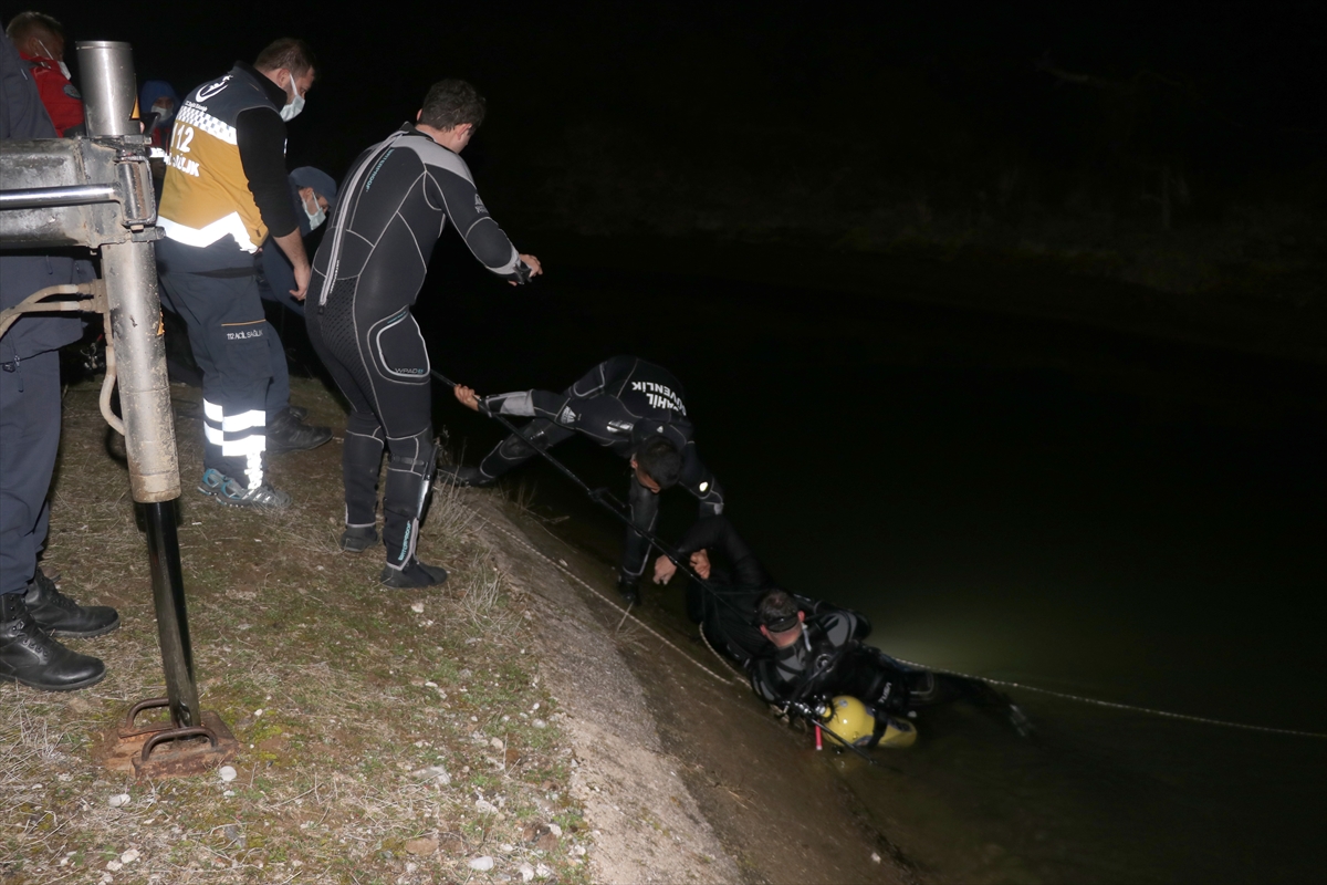 Muğla'da su kanalına düşen otomobilin sürücüsü hayatını kaybetti