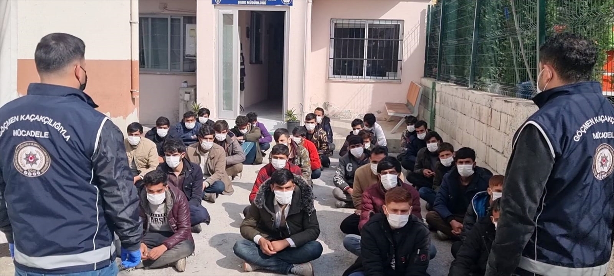 Osmaniye'de yurda kaçak giren 32 yabancı uyruklu yakalandı