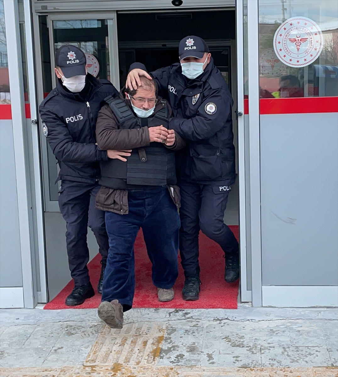Samsun'da boşanma aşamasındaki karısını öldüren eşi ile eşinin annesi tutuklandı