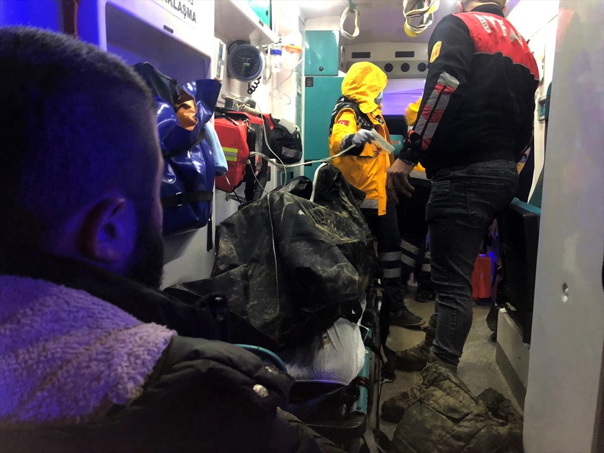 Sinop'ta otomobilin uçuruma devrilmesi sonucu 4 kişi öldü