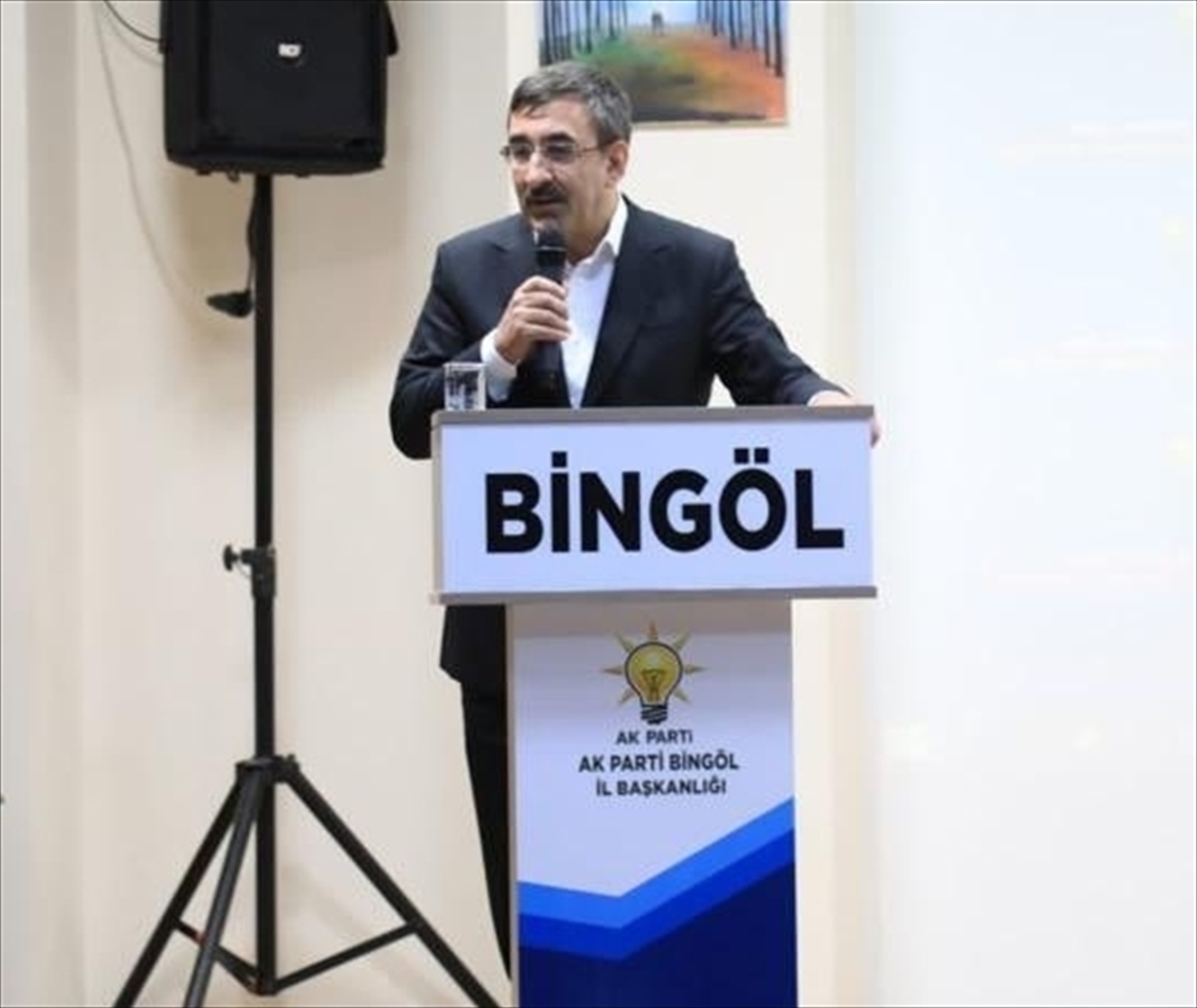 TBMM Plan ve Bütçe Komisyonu Başkanı Yılmaz, Bingöl'de partililere hitap etti: