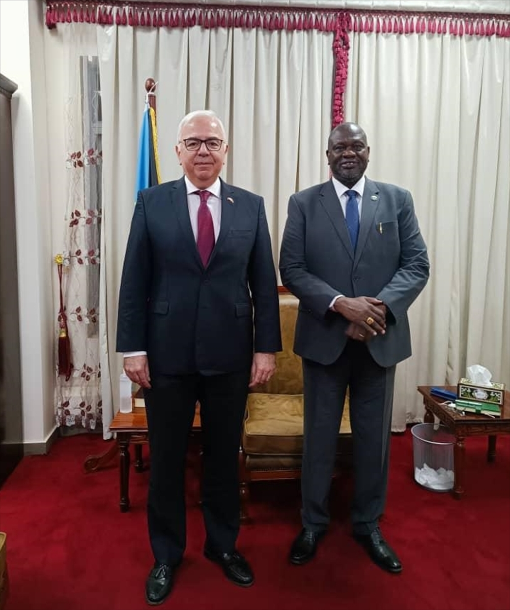Türkiye'nin Cuba Büyükelçisi Mutaf, Güney Sudan Cumhurbaşkanı Yardımcısı Teny ile görüştü