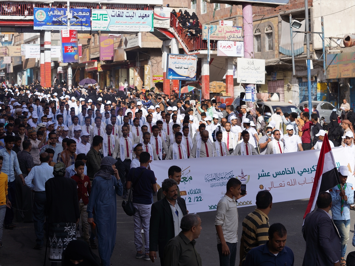 Yemen'in Taiz ilinde 523 kişi hafızlık belgesini törenle aldı