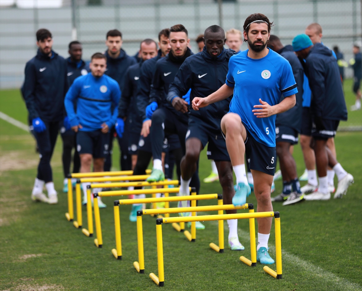 Çaykur Rizespor Teknik Direktörü Bülent Korkmaz: “Kazanma serisi yakalamamız lazım”
