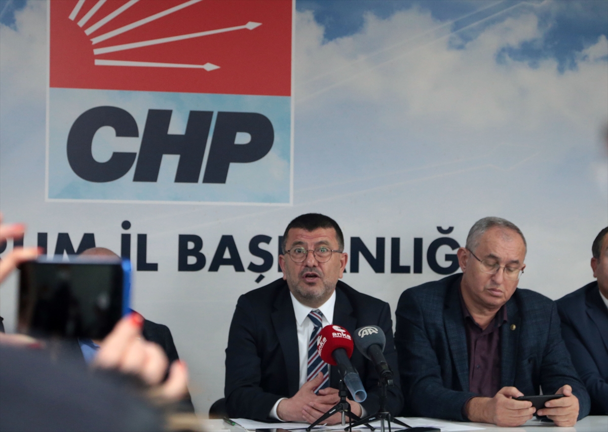 CHP'li Veli Ağbaba “esnaf masası” heyetiyle ziyaret ettiği Erzurum'da konuştu:
