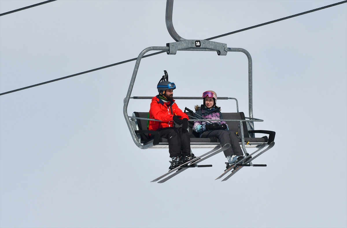 Cıbıltepe'de sezon uzayınca atlı kızakçıların yüzü güldü