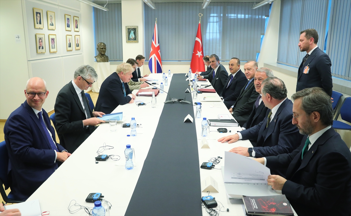 Cumhurbaşkanı Erdoğan, İngiltere Başbakanı Johnson ile bir araya geldi