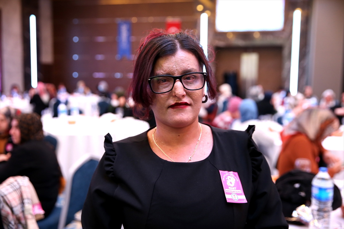 Diyarbakır'da kanser hastası ve kanseri yenen 150 kadına moral etkinliği