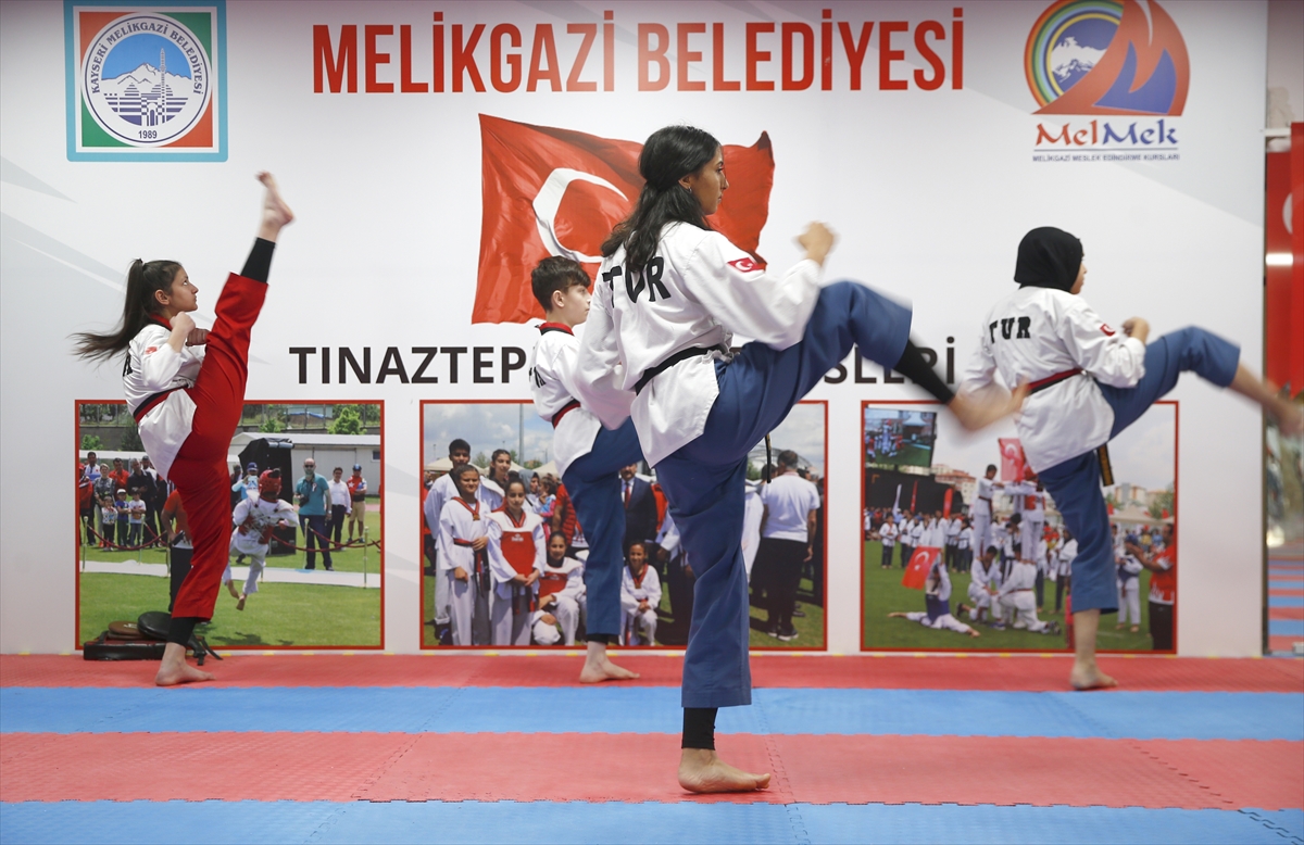 Engelleri madalyalarla aşan üç arkadaş yeni başarılar için birlikte ter döküyor