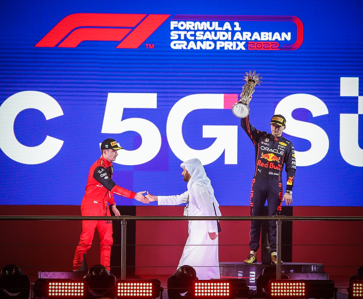 F1 Suudi Arabistan Grand Prix'sini Verstappen kazandı