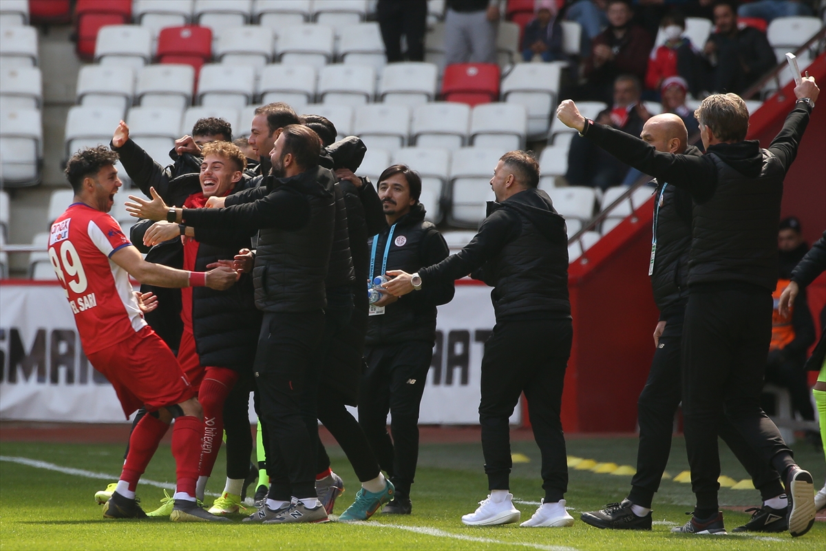 Futbol: Spor Toto Süper Lig