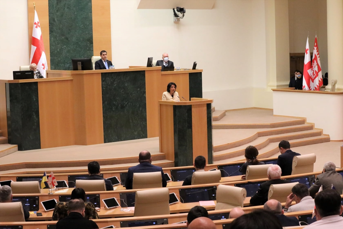 Gürcistan Cumhurbaşkanı'ndan hükümete “Ukrayna'ya daha fazla destek verme” çağrısı