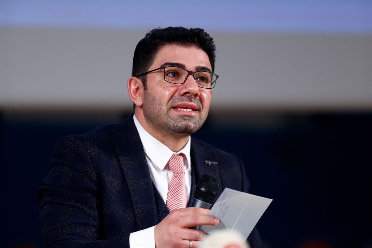 Kayserispor Başkan Yardımcısı Onur Gözbaşı'dan Hikmet Karaman'a övgü: