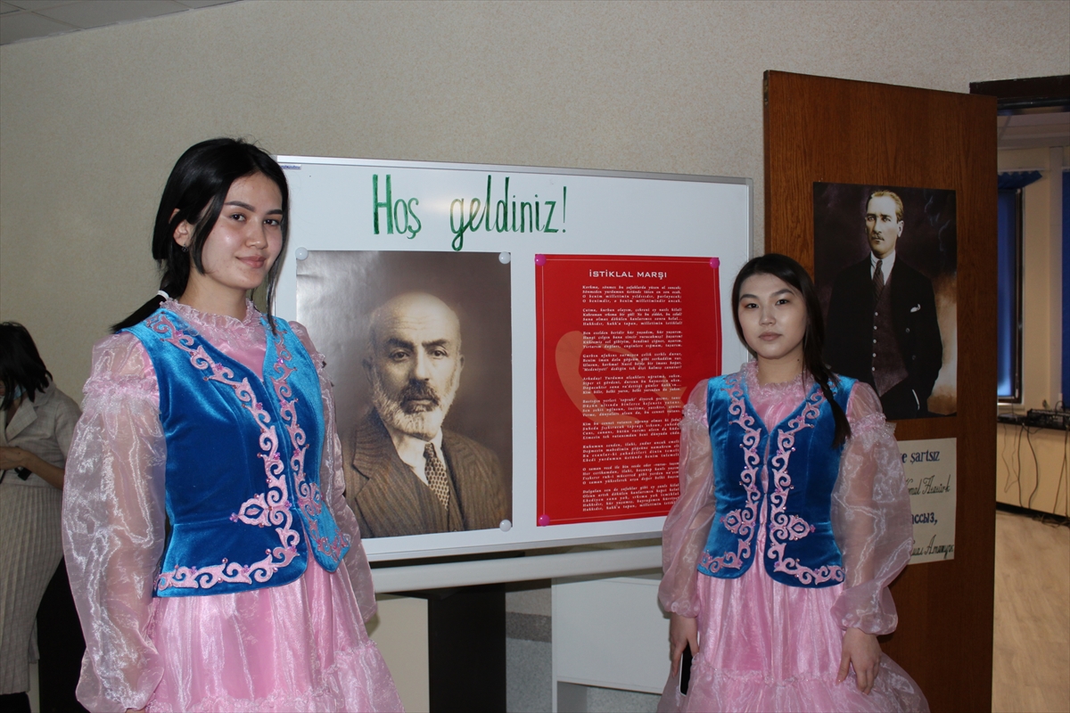 Kazakistan'da Çanakkale Deniz Zaferi'nin 107. yılı kutlandı