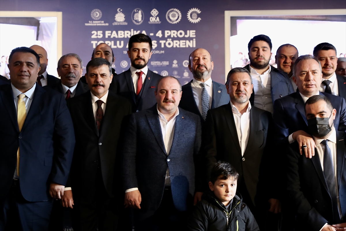 Bakan Varank, Çorum'da 25 fabrikayla 4 projenin açılışında konuştu: