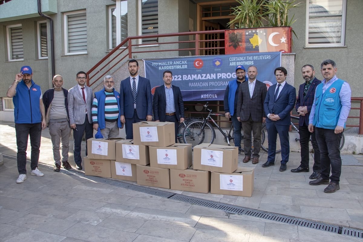 TDV ve DİTİB'den Kosova'ya ramazan yardımı yapıldı