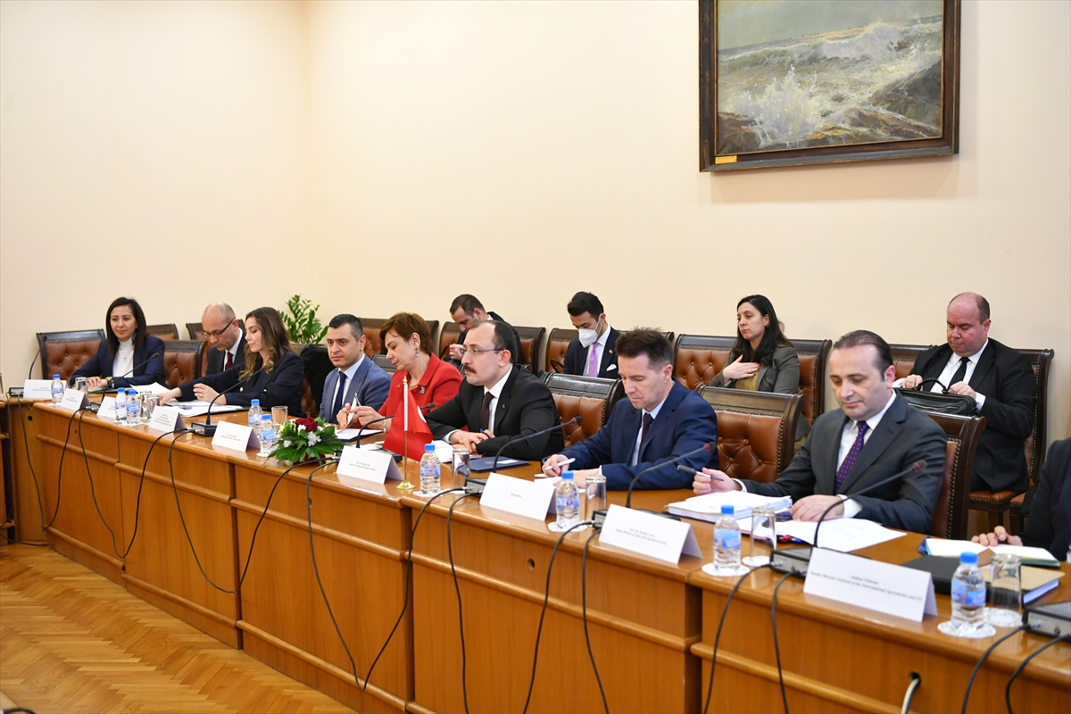 Ticaret Bakanı Muş, Bulgaristan’da iş birliği konularını görüştü
