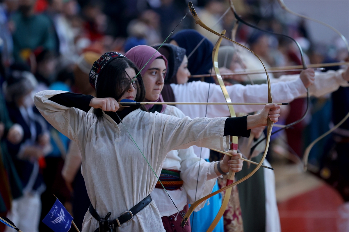 Yıldızlar ve Gençler Geleneksel Okçuluk Salon Türkiye Şampiyonası, Edirne'de başladı
