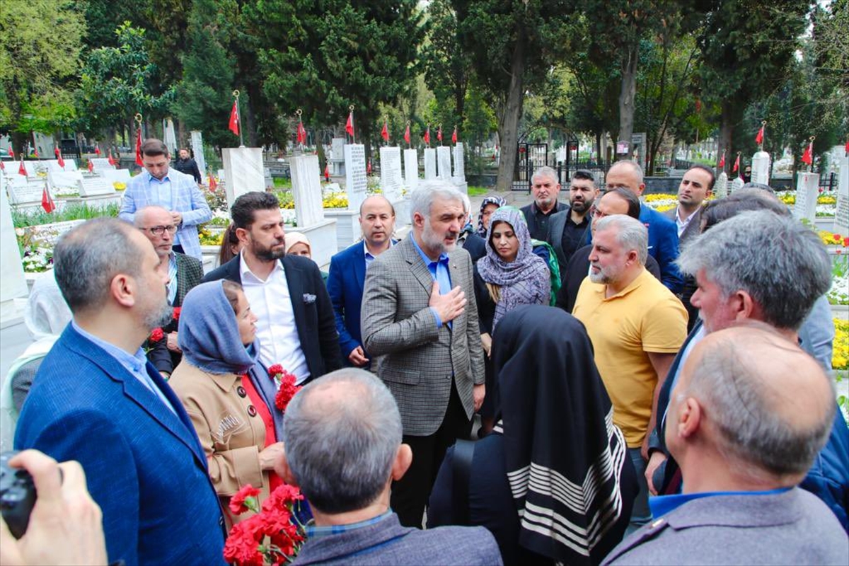 AK Parti İstanbul İl Başkanı Kabaktepe Edirnekapı Şehitliği'ni ziyaret etti