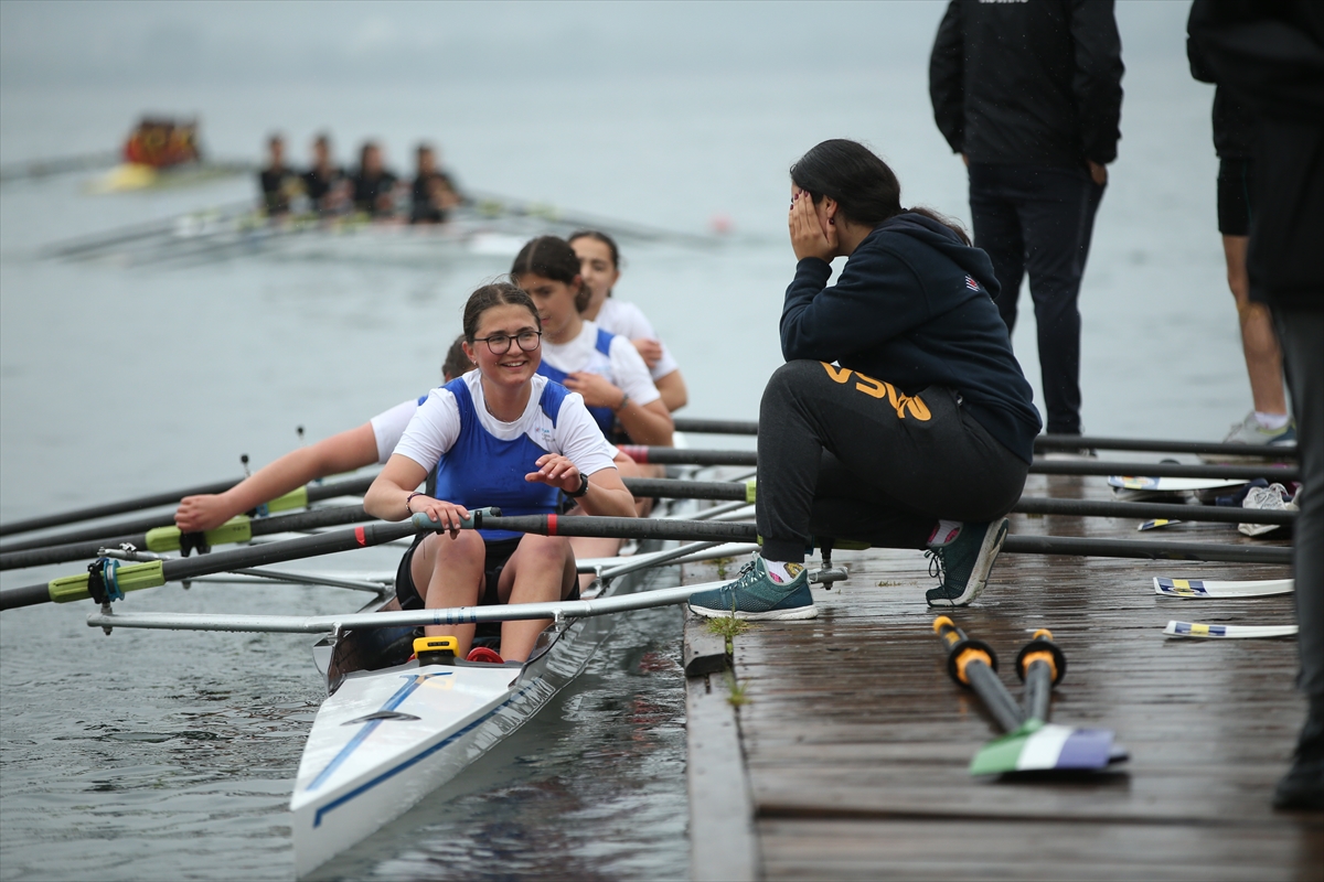Bahar Kupası Kürek Yarışları Sakarya'da sürüyor