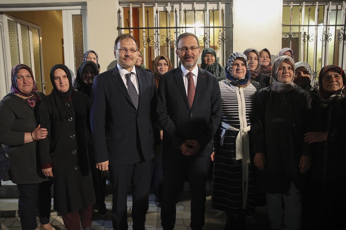 Bakan Kasapoğlu, Batı Trakya'daki soydaşlarla sahurda buluştu: