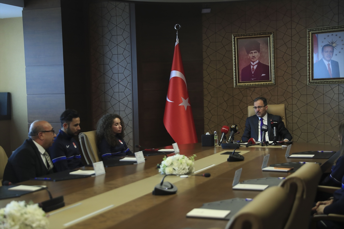 Bakan Kasapoğlu, Kış Olimpiyatlarında mücadele eden sporcuları kabul etti: