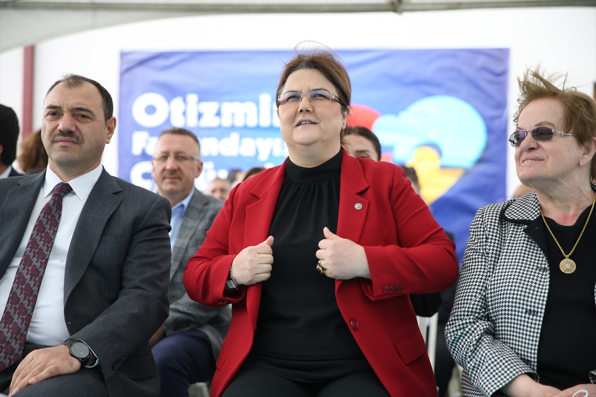 Bakan Yanık, Sakarya'da Eğitsel Aktivite Merkezi'nin açılışında konuştu: